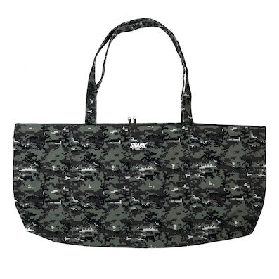 SNACK SKATEBOARDS - XXXL SKATE TOTE BAG "DIGI CAMO"