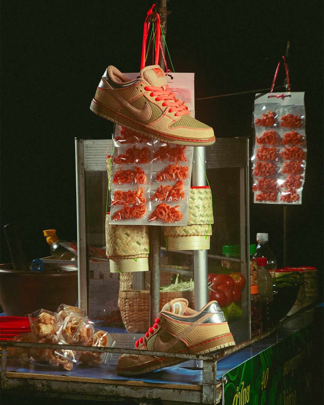 NIKE SB<br>DUNK LOW PRO<br>“Songkran”<br>発売日：4月25日(土)