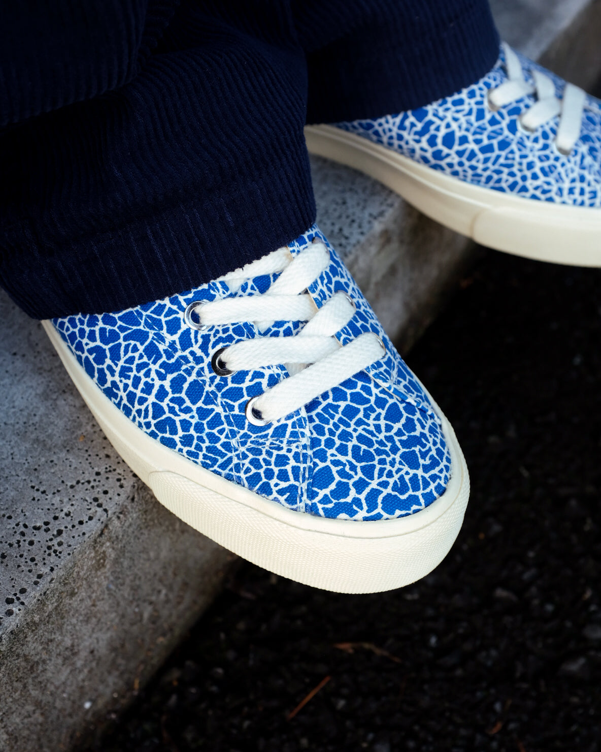 Last Resort AB - VM003 Canvas Lo "Cracked Blue-Whi/White"