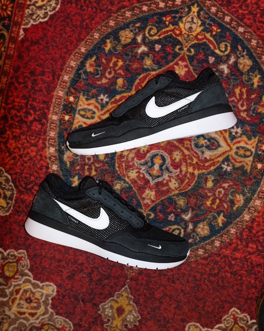 NIKE SB - PS8 "Black/White"