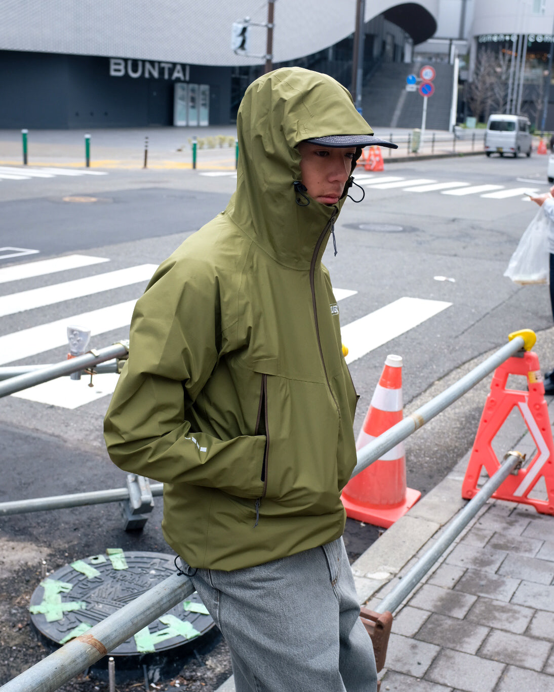 LACQUER - GORE-TEX Shell Jacket "Khaki"