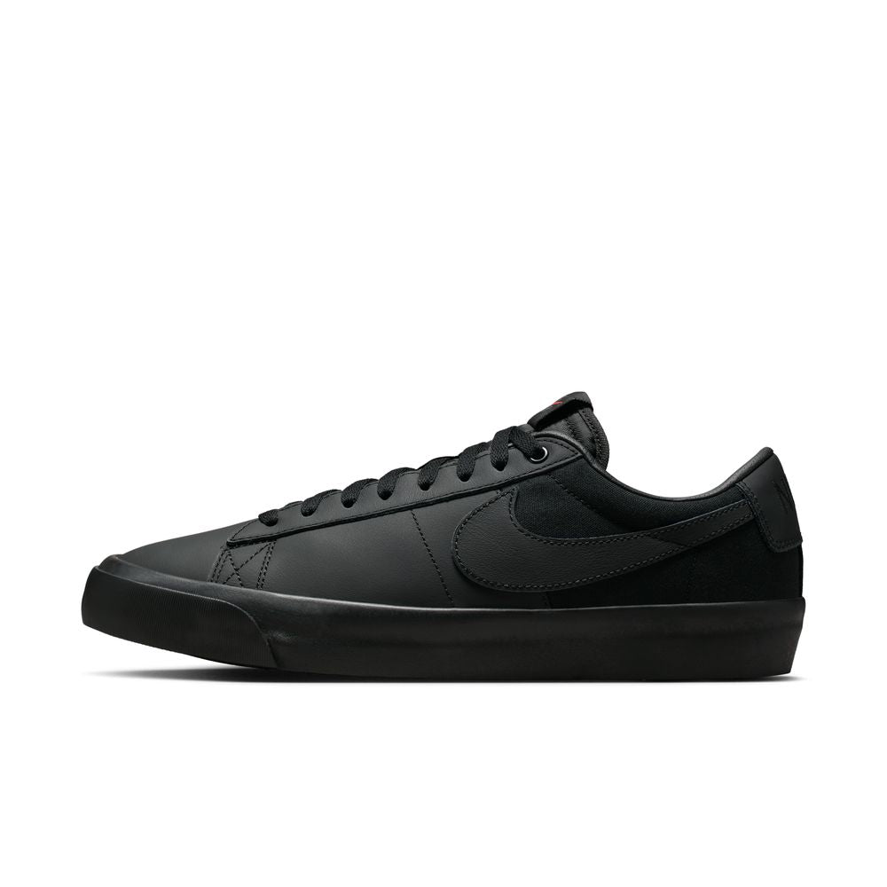 NIKE SB - Zoom Blazer Low Pro Gt Iso Orange Label "Triple Black"