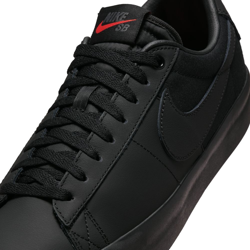 NIKE SB - Zoom Blazer Low Pro Gt Iso Orange Label "Triple Black"