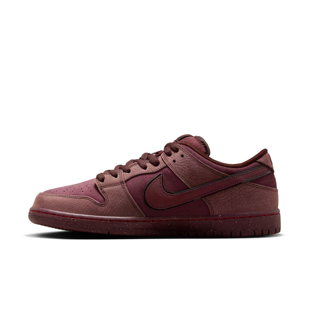 NIKE SB - DUNK LOW PRM CITY OF LOVE Collection "Burgundy Crush"