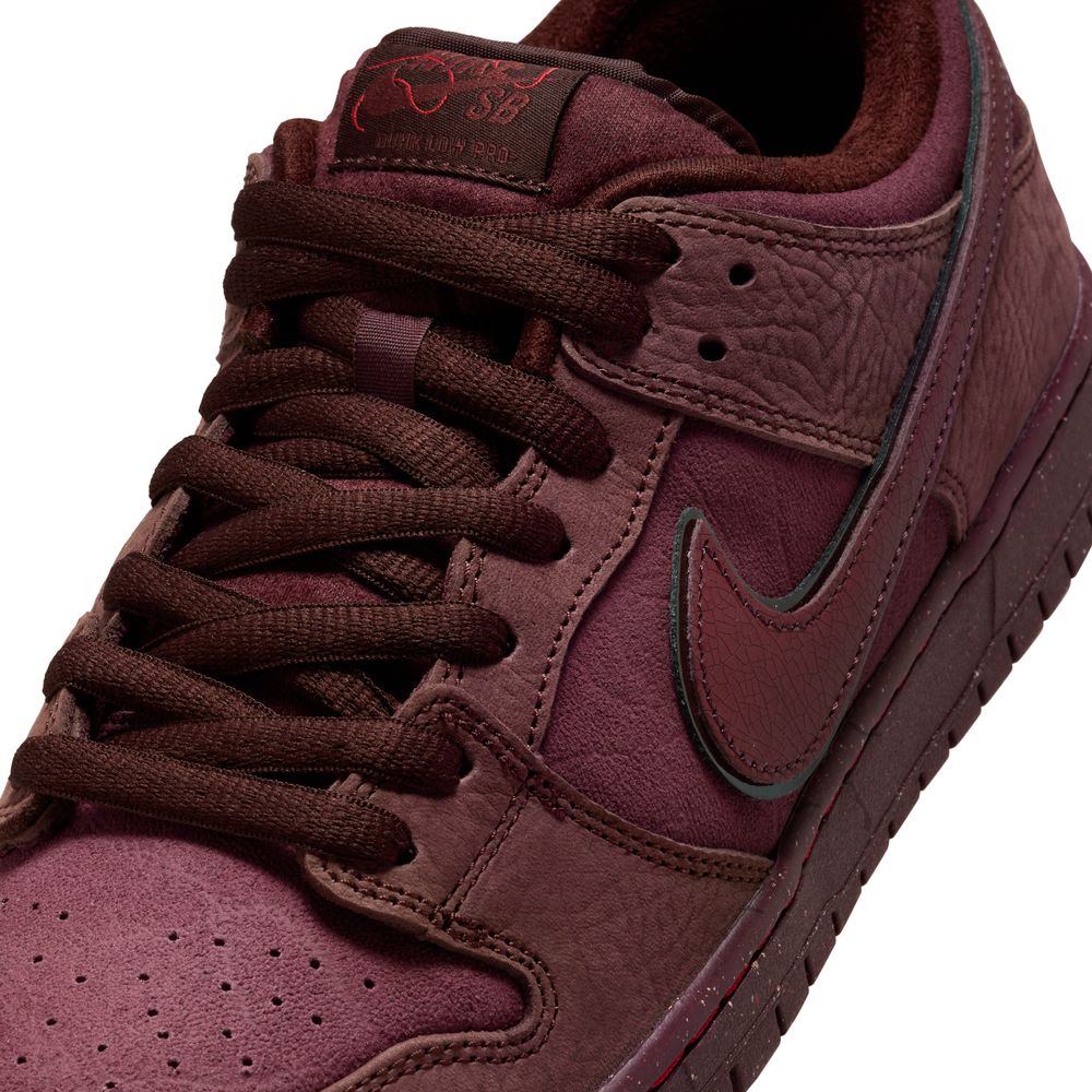 NIKE SB - DUNK LOW PRM CITY OF LOVE Collection