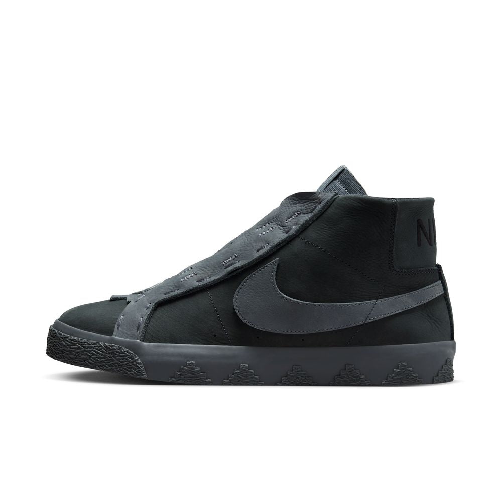 NIKE SB - ZOOM BLAZER MID QS “Di'Orr Greenwood”