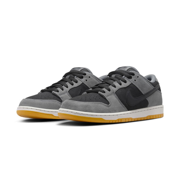 NIKE SB - Dunk Low Pro "Black and Smoke Grey"