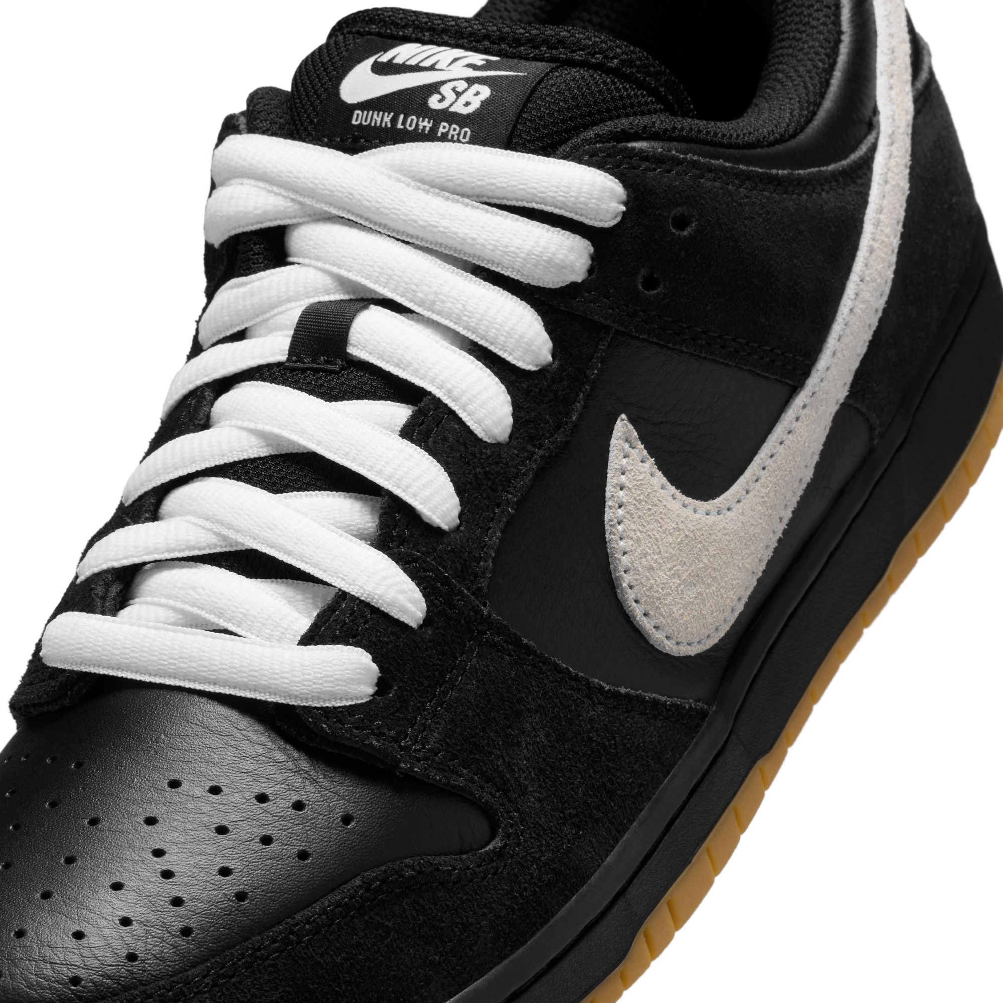 NIKE SB  - DUNK LOW PRO "Black/White-Gum"