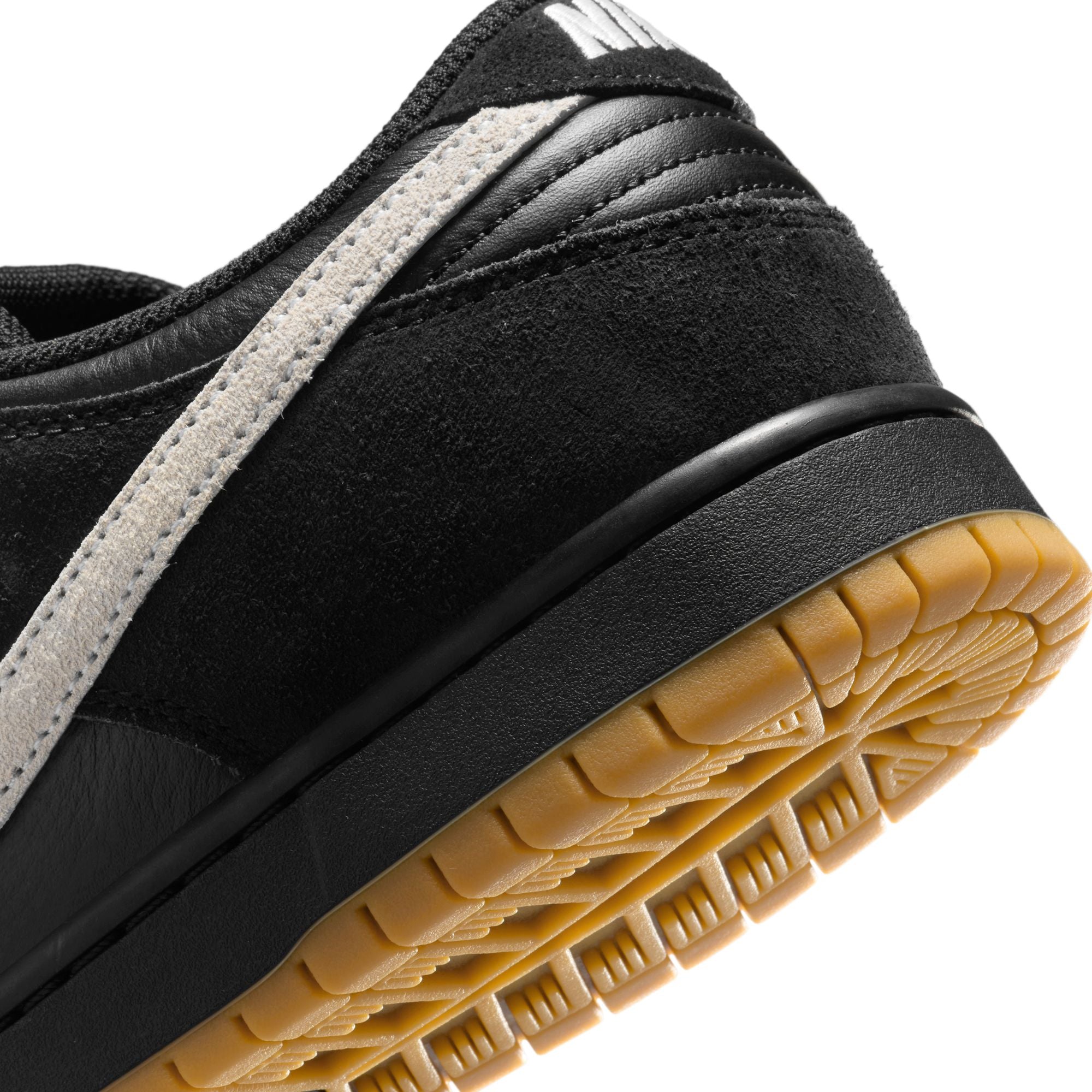 NIKE SB  - DUNK LOW PRO "Black/White-Gum"