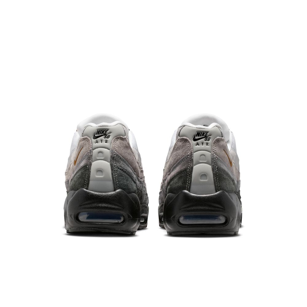 NIKE SB Skateboarding Shoes Size 24.5cm - Lacquer