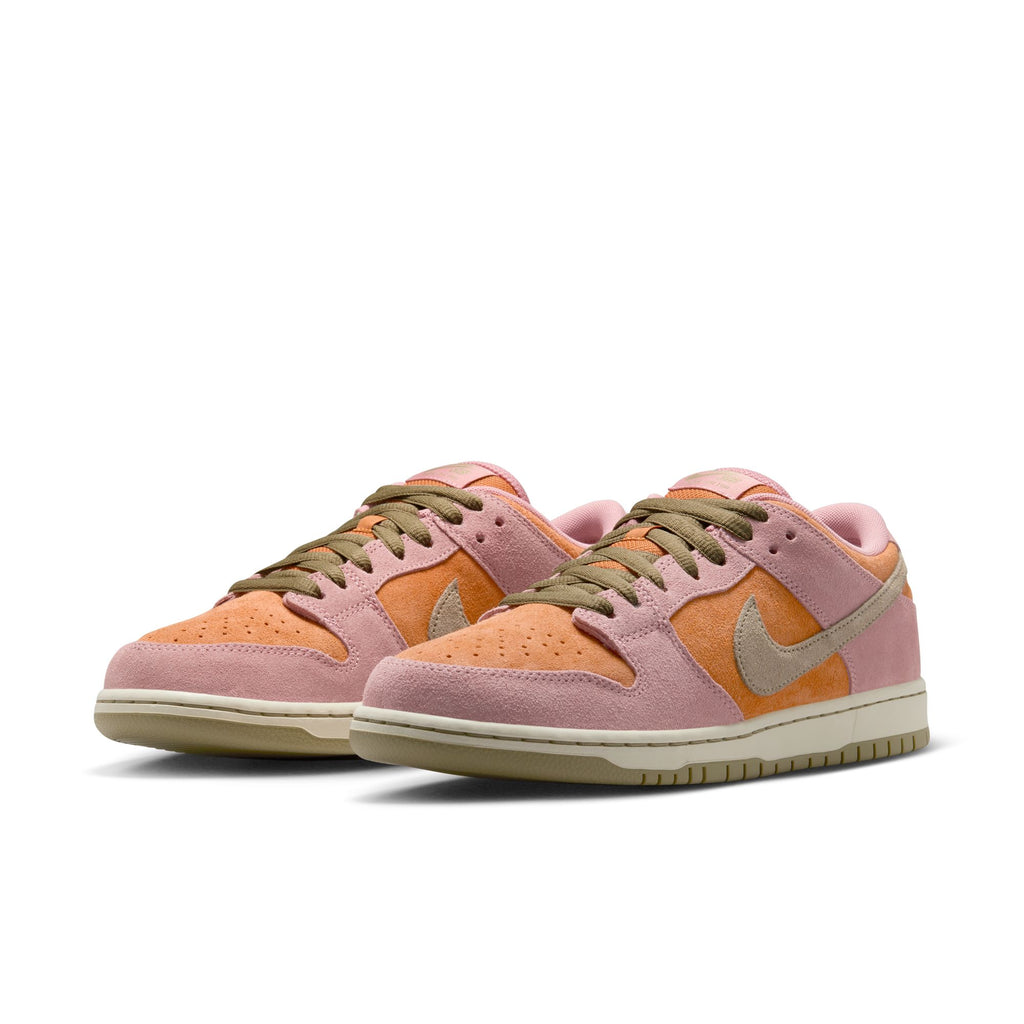 NIKE SB - Dunk Low Pro “Red Stardust”