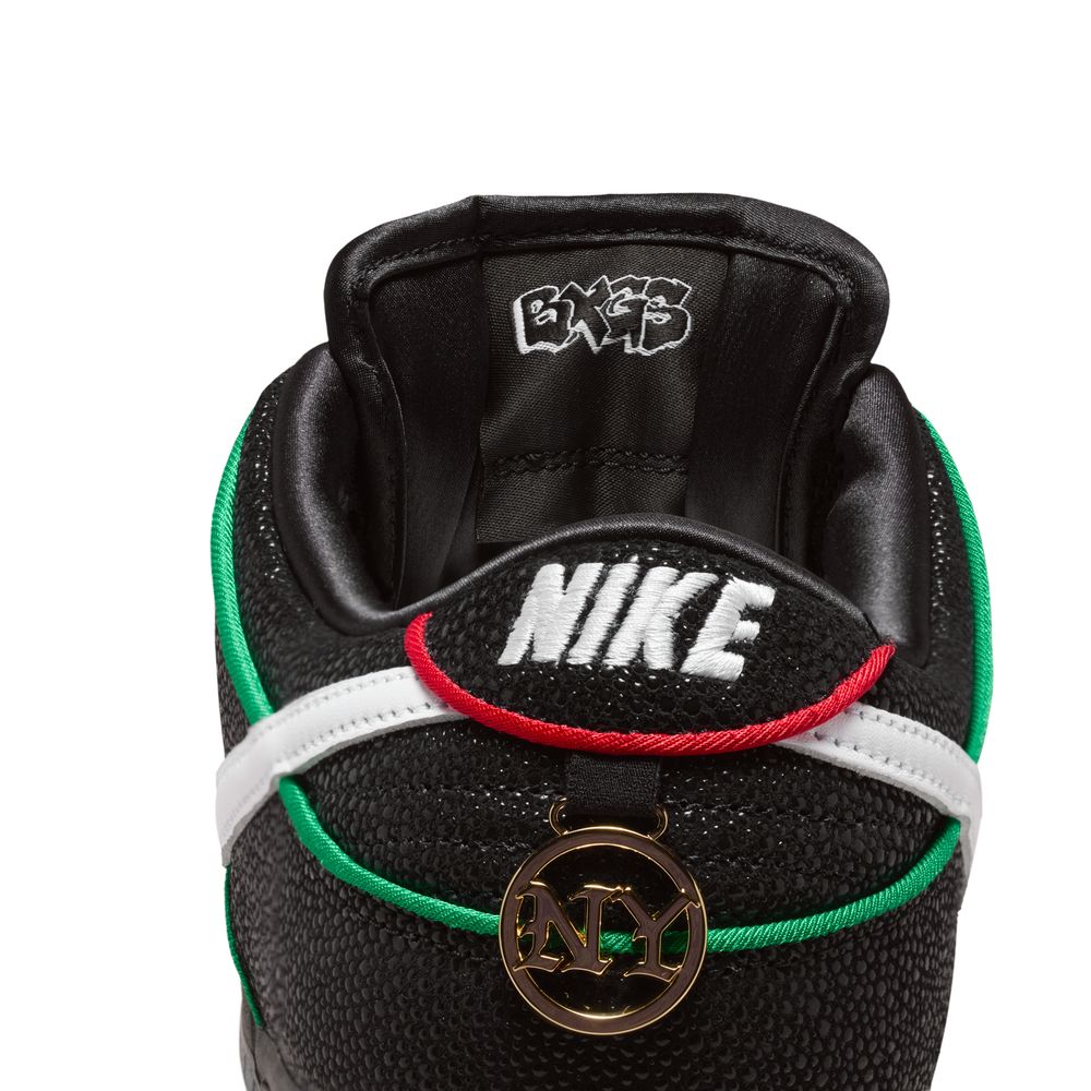 NIKE SB DUNK LOW PRO QS "BRONX GIRLS SKATE"