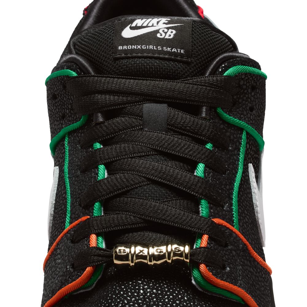 NIKE SB DUNK LOW PRO QS "BRONX GIRLS SKATE"
