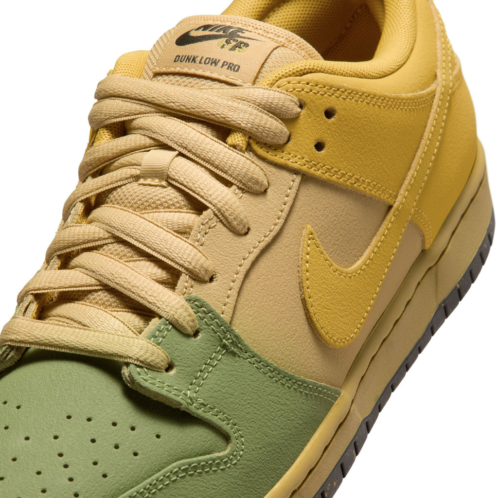 NIKE SB - DUNK LOW PRO WC "Saffron Quartz"