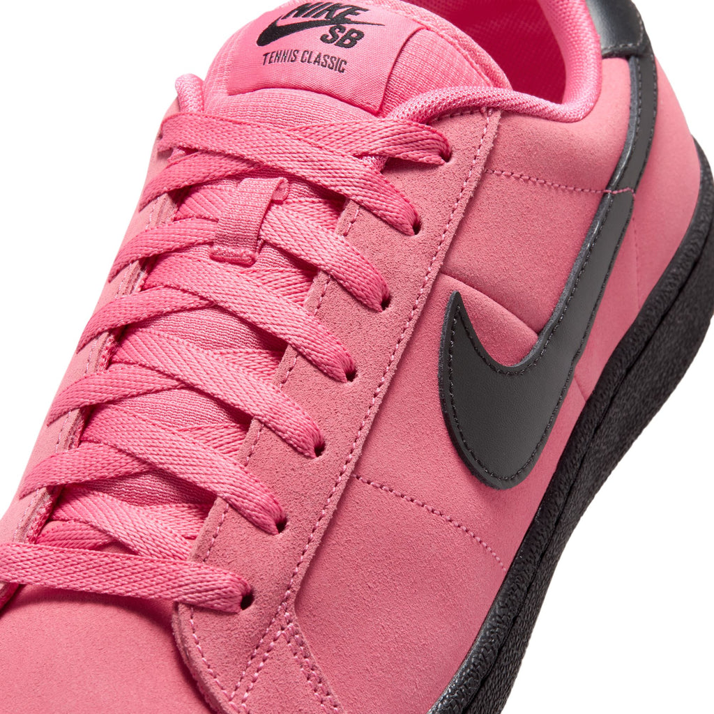 NIKE SB - "CLUB 58" FC Collection ZOOM TENNIS CLASSIC "Hyper Pink/Black"
