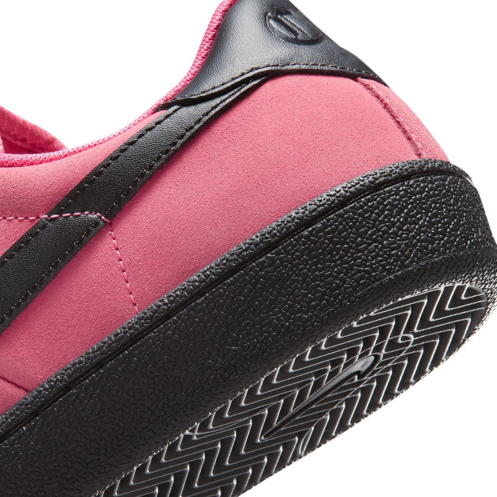 NIKE SB - "CLUB 58" FC Collection ZOOM TENNIS CLASSIC "Hyper Pink/Black"