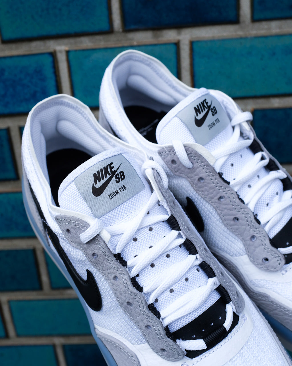 NIKE SB - PS8 "Wolf Grey/Black"
