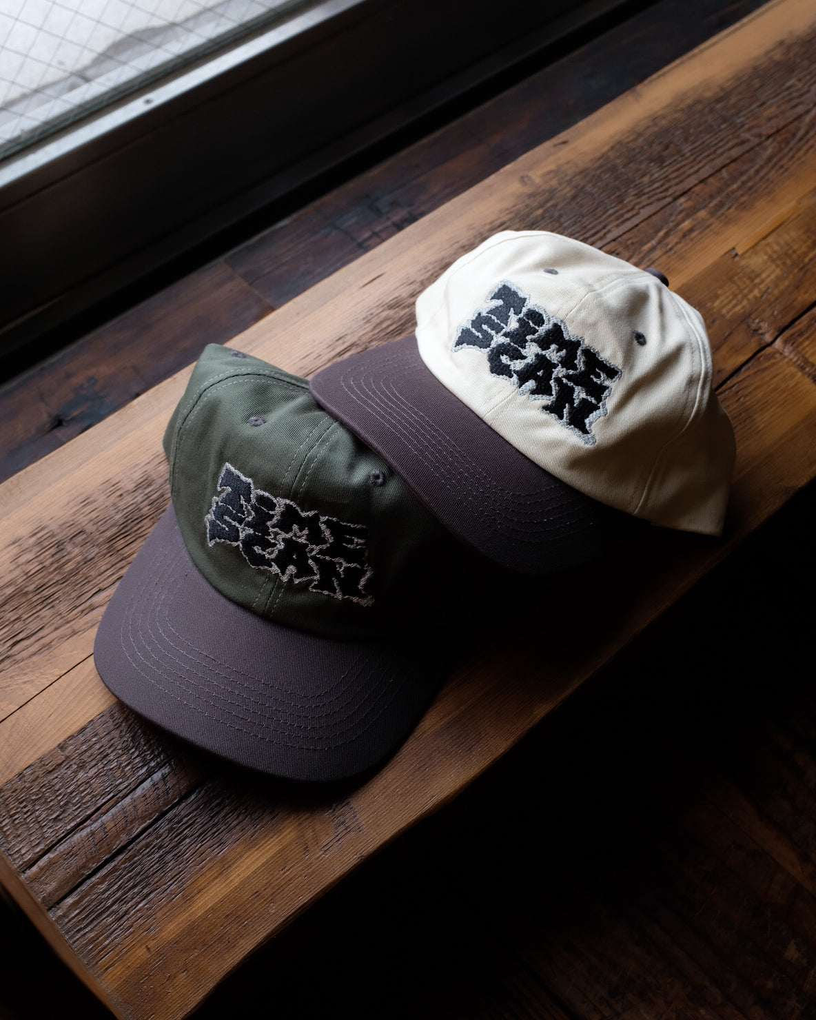 TIMESCAN - CLASSIC TAG CAPS "OFF WHITE”