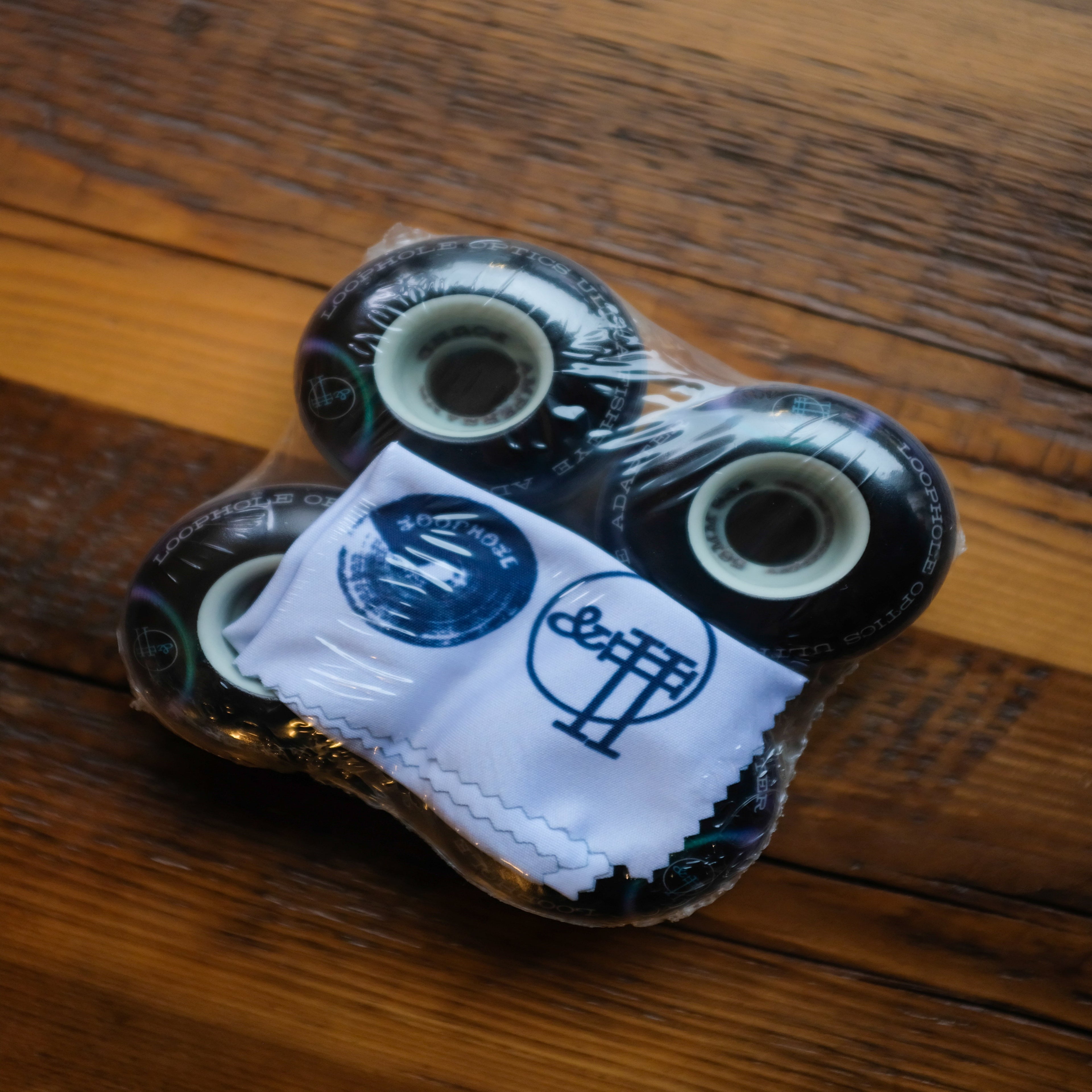 LOOPHOLE WHEELS - CRUISER WHEELS 93B 56mm with Lens Cloth