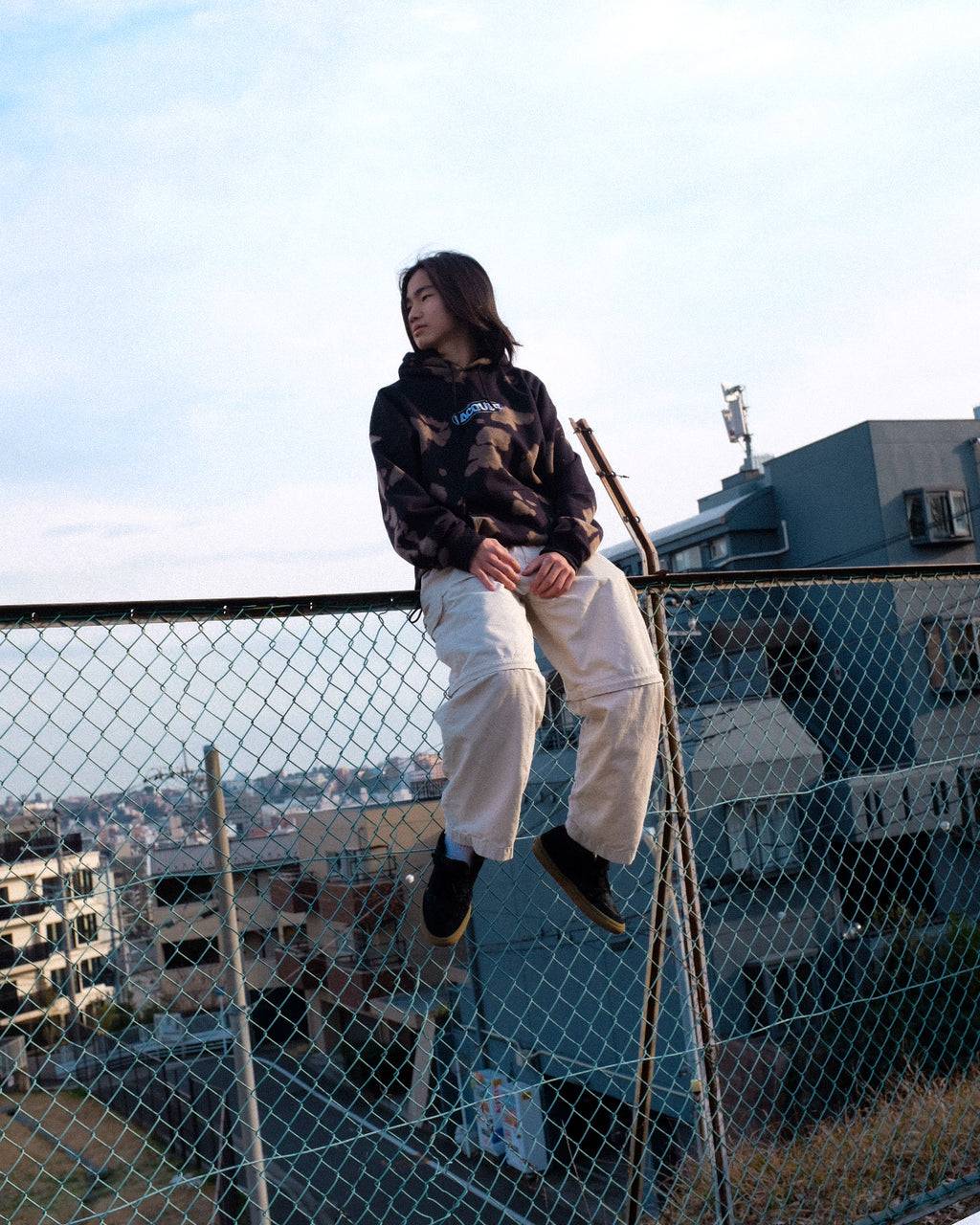 LACQUER - Embroidery tie dye Hoodie "Black"