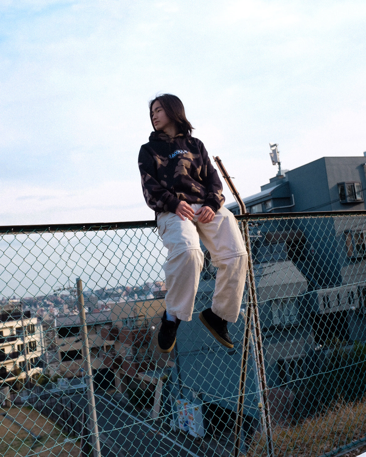 LACQUER - Embroidery tie dye Hoodie "Black"