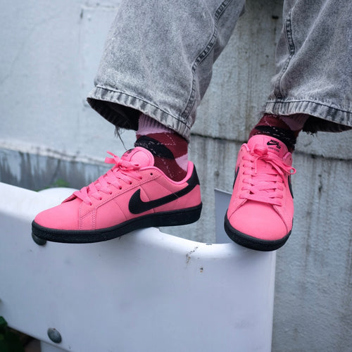 NIKE SB - "CLUB 58" FC Collection ZOOM TENNIS CLASSIC "Hyper Pink/Black"