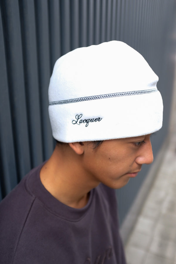 LACQUER - Script Logo Fleece Beanie "White/Black"