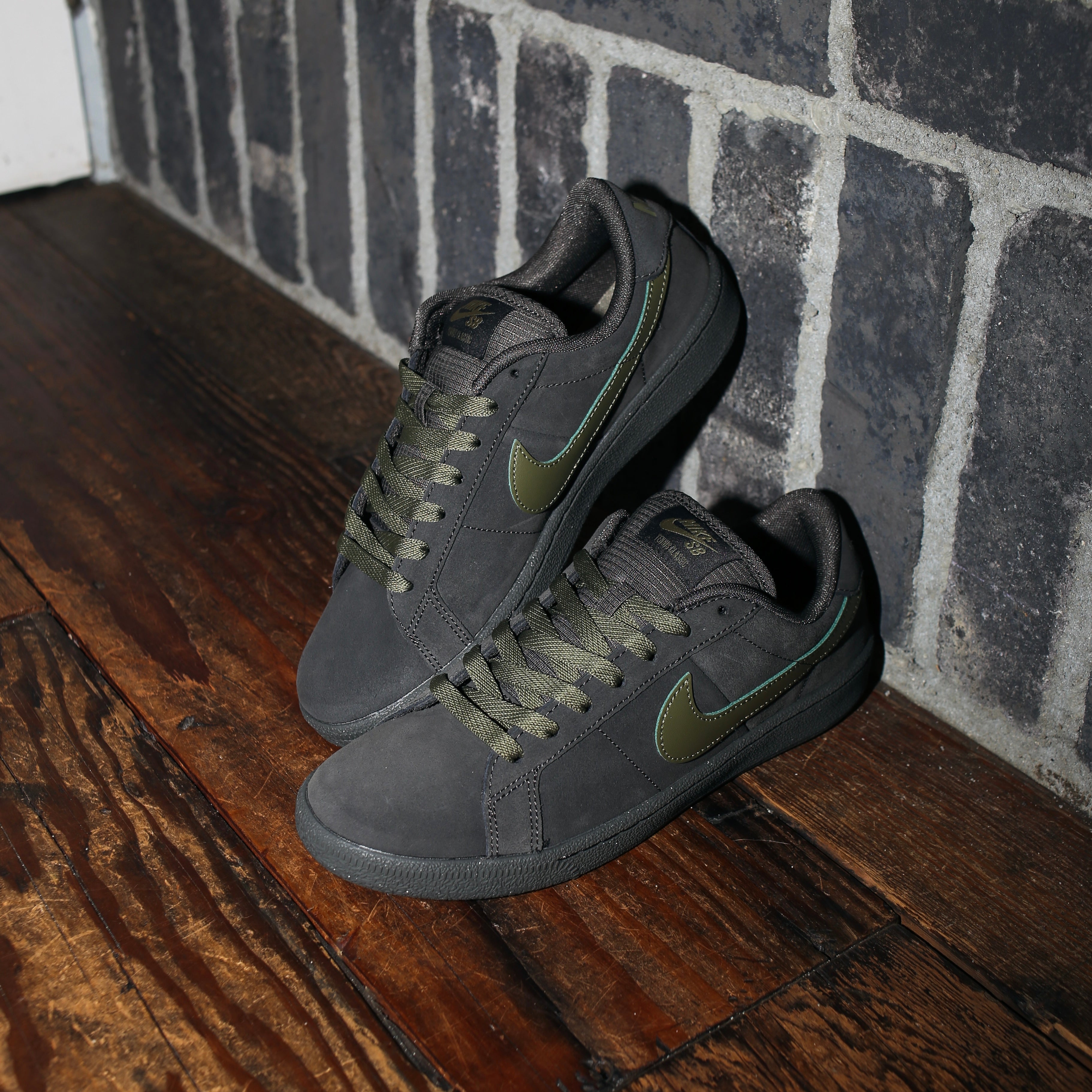 NIKE SB - ZOOM TENNIS CLASSIC  "Deep Pewter/Med Olive"