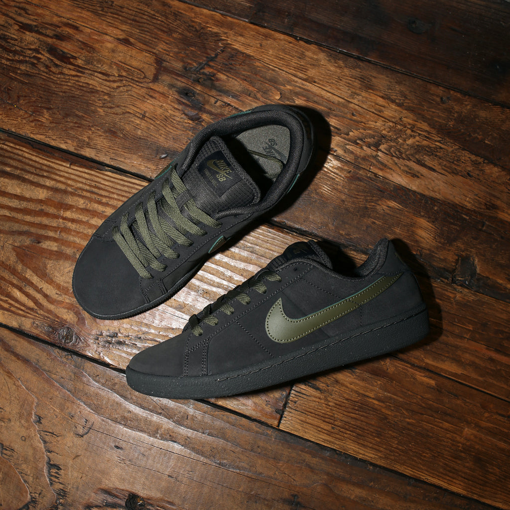 NIKE SB - ZOOM TENNIS CLASSIC  "Deep Pewter/Med Olive"