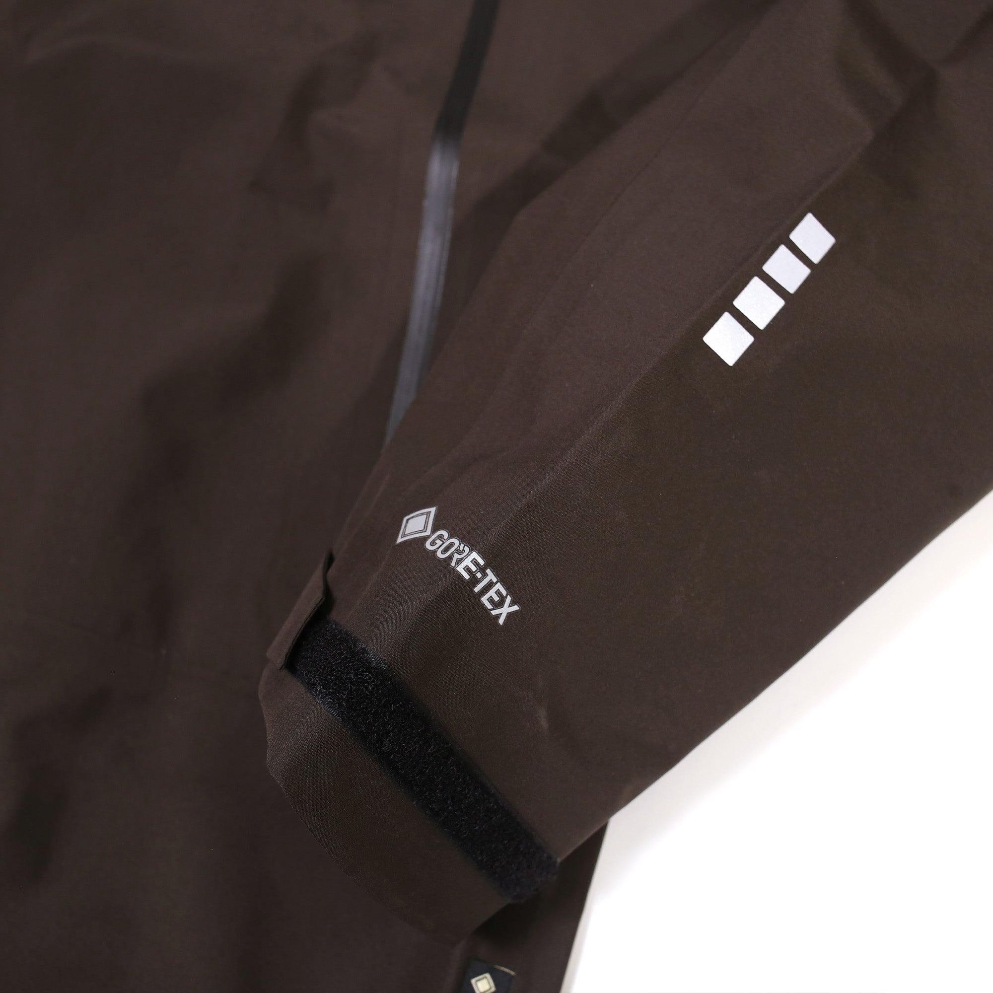 LACQUER - GORE-TEX Shell Jacket "Dirty Black"