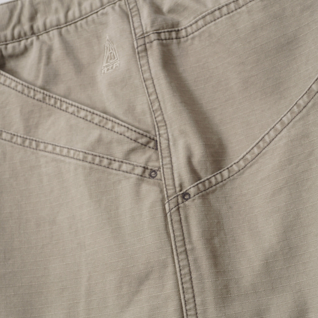 Lidairpeaks - Onyx Shorts "Storne"