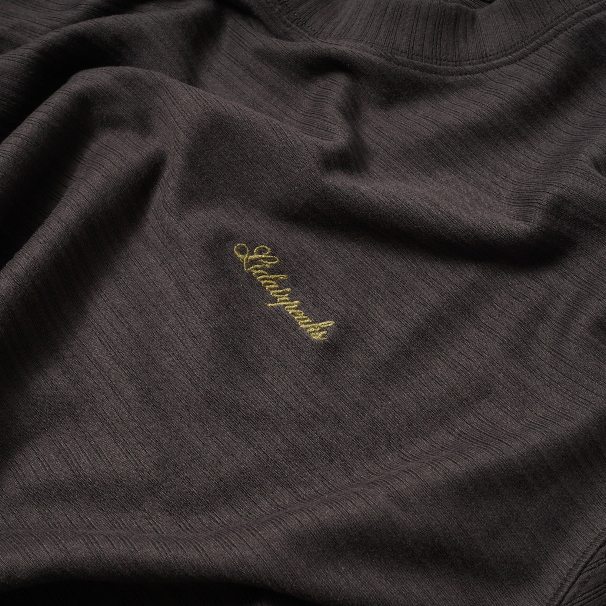 Lidairpeaks - Striped Emboss T-shirts "Charcoal"