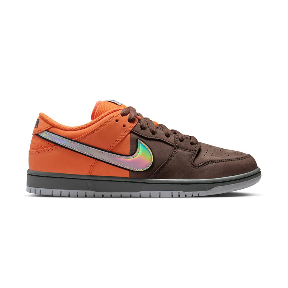 NIKE SB - DUNK LOW PRO PRM "MUNI FAST PASS APRIL"