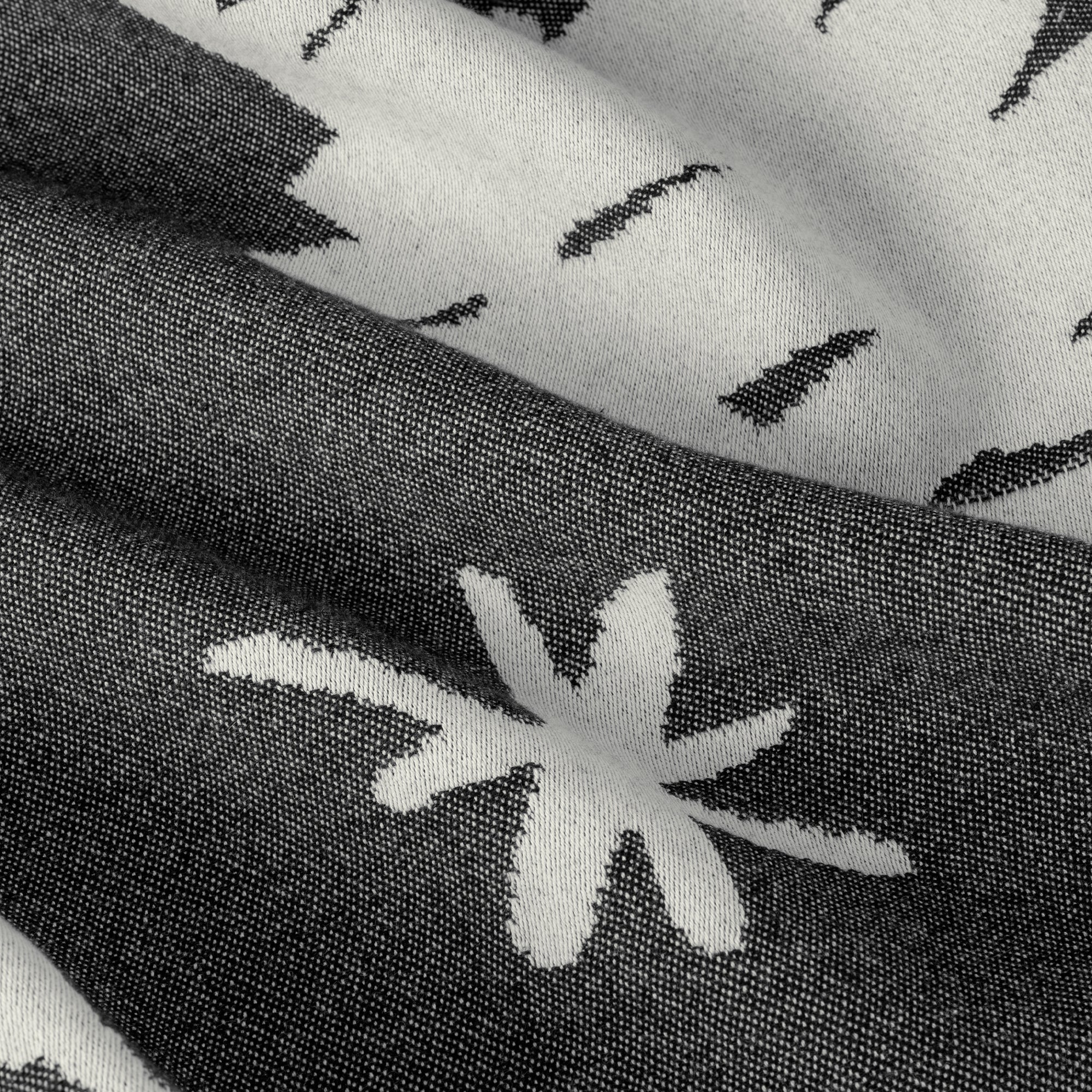 POLAR - Picnic Blanket Mess ATM "Black Cloud White"