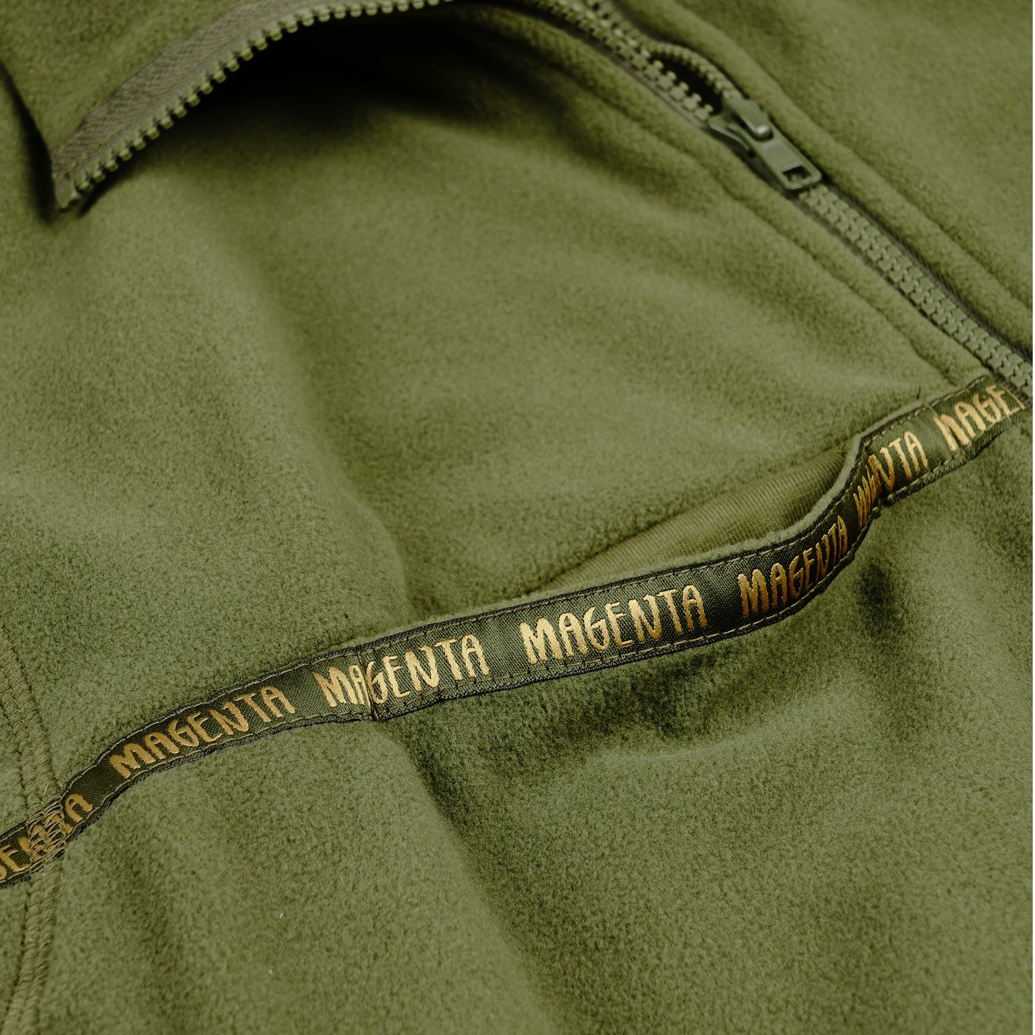 MAGENTA SKATEBOARDS - SPOT HUNTER FLEECE VEST "KHAKI"