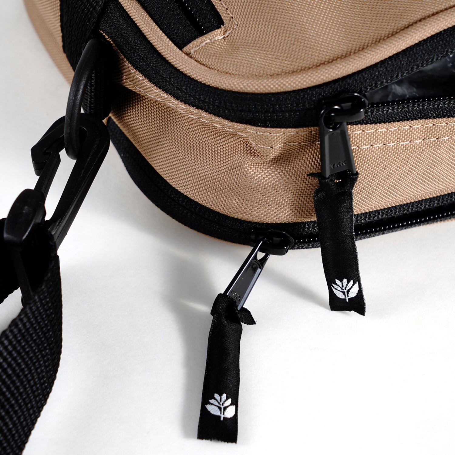 MAGENTA SKATEBOARDS - SQUARE POUCH BAG "Brown"