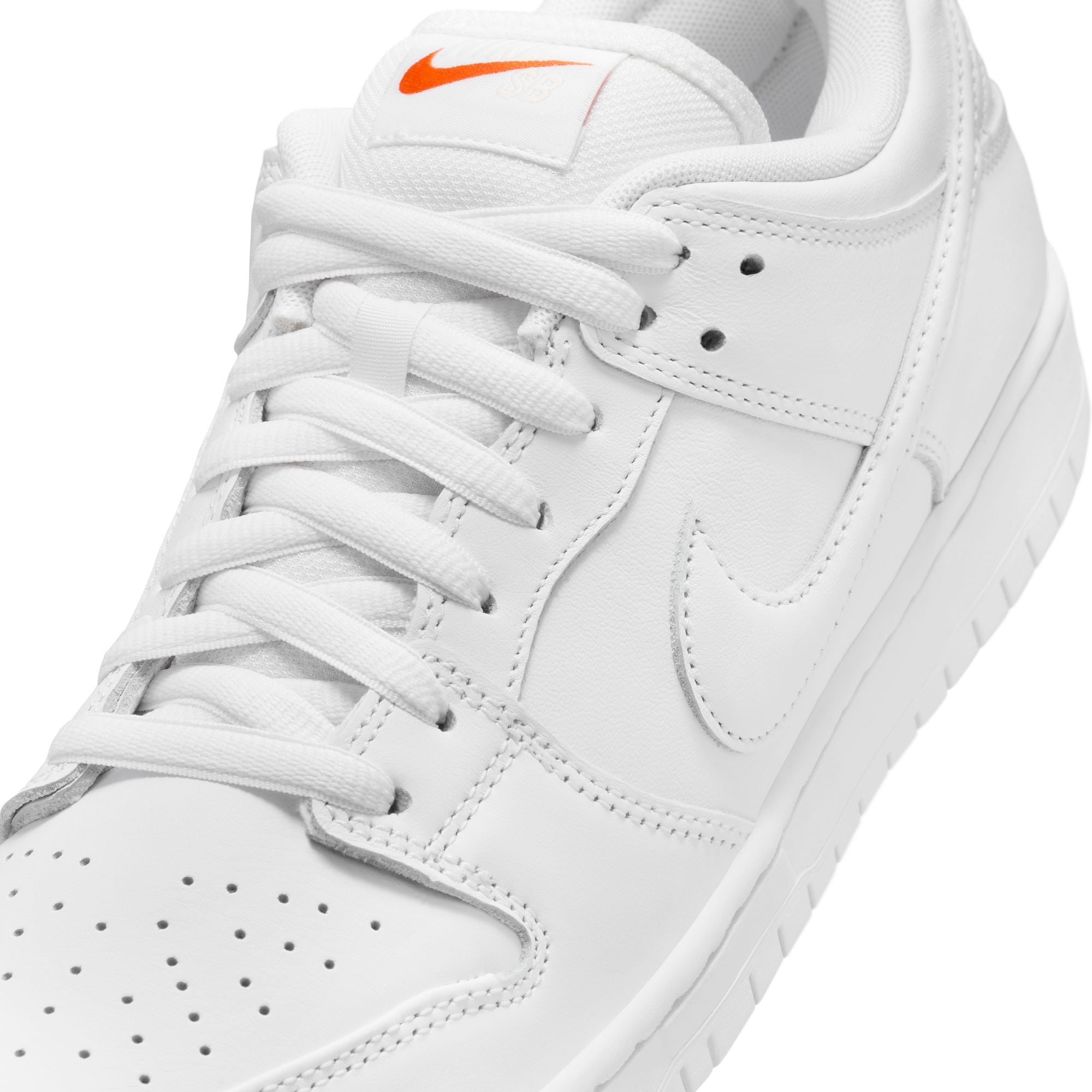 NIKE SB - Dunk Low Pro Iso Orange Label "Triple White"