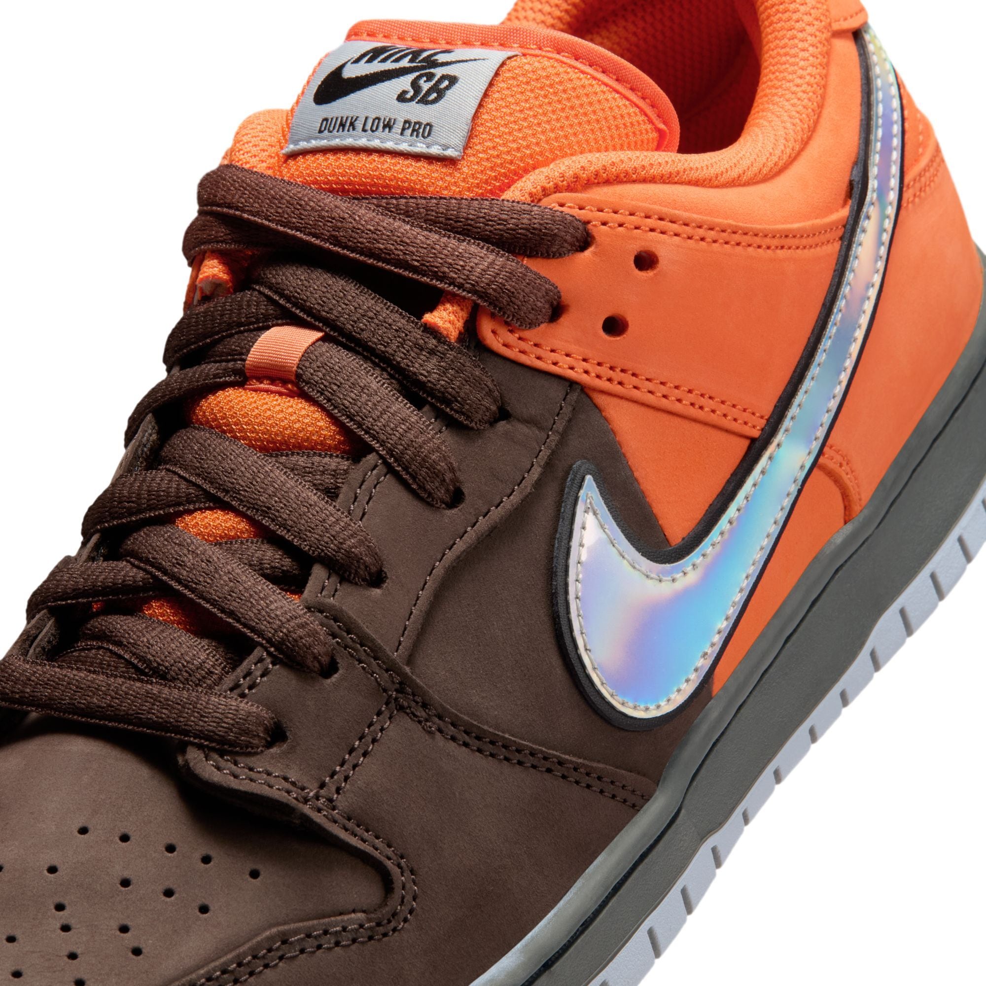 NIKE SB - DUNK LOW PRO PRM "MUNI FAST PASS APRIL"