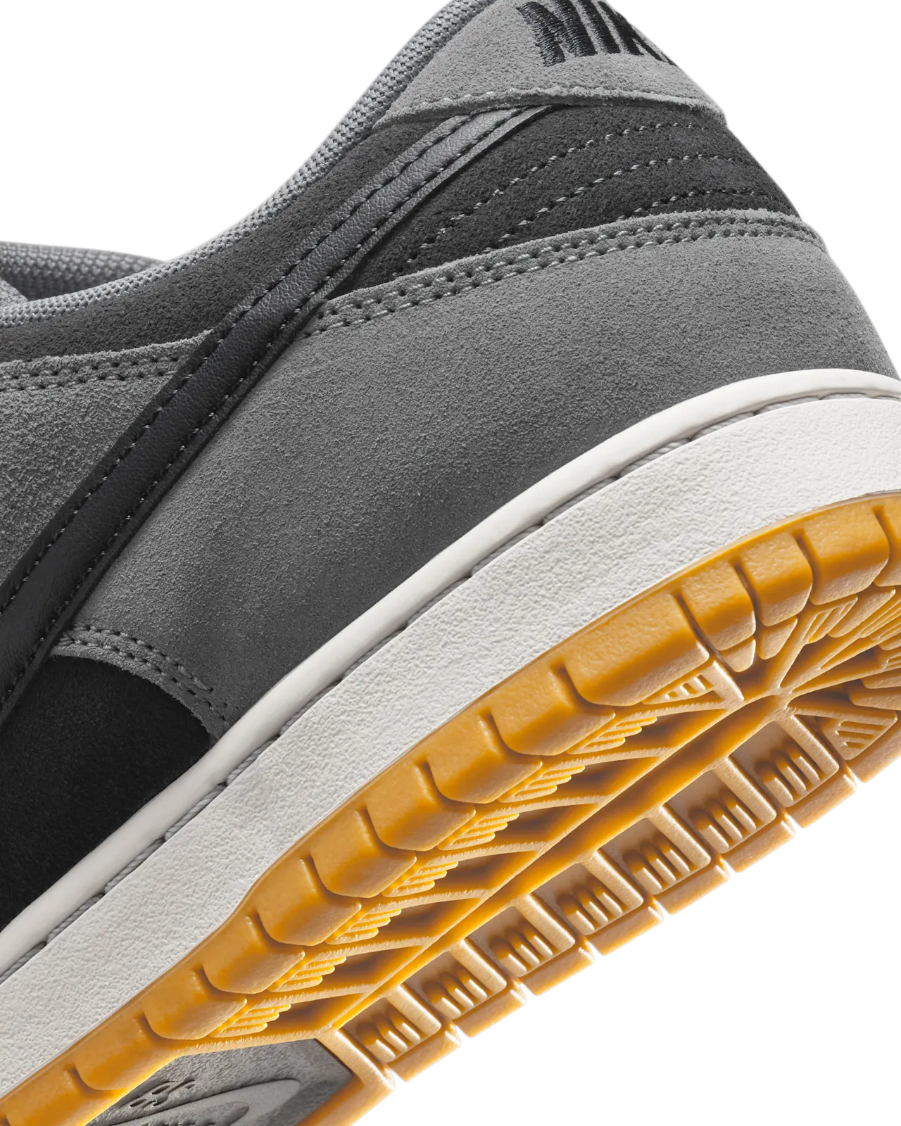 NIKE SB - Dunk Low Pro "Black and Smoke Grey"