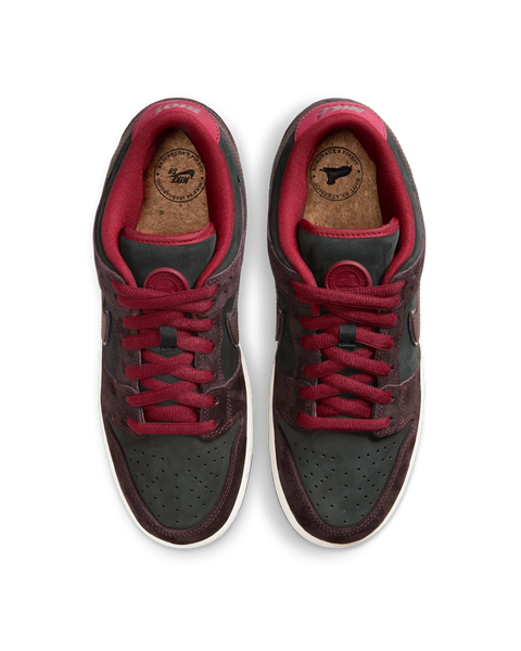 NIKE SB x Riot Skateshop - DUNK LOW PRO QS