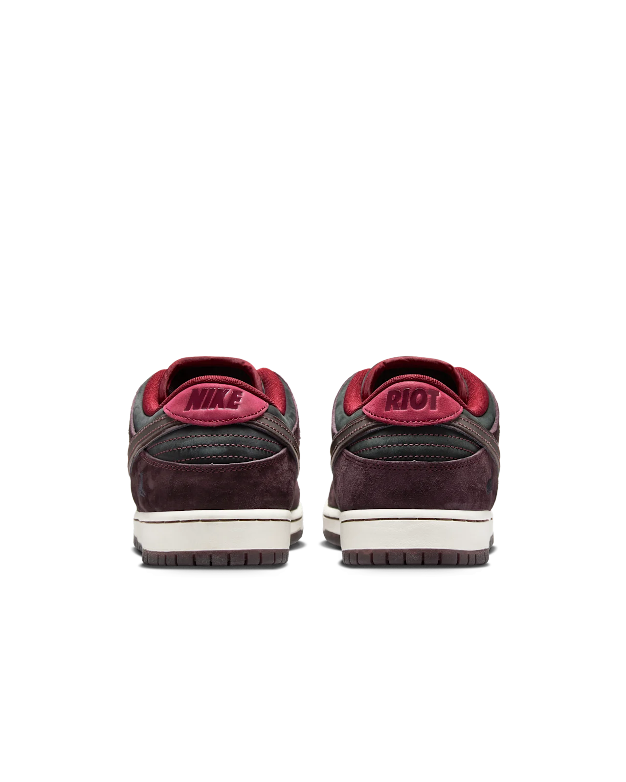 NIKE SB x Riot Skateshop - DUNK LOW PRO QS