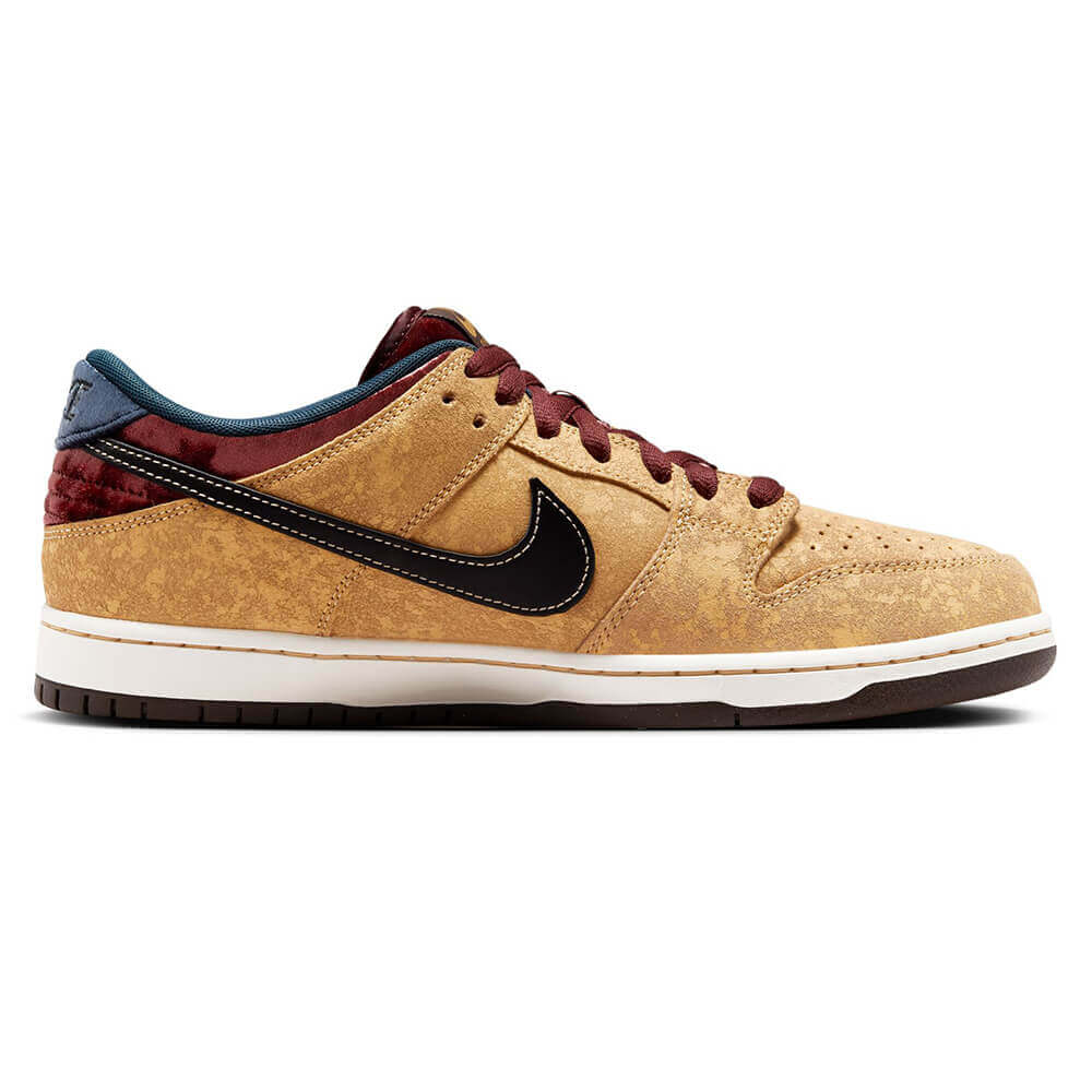 NIKE SB - Dunk Low “City Of Cinema”