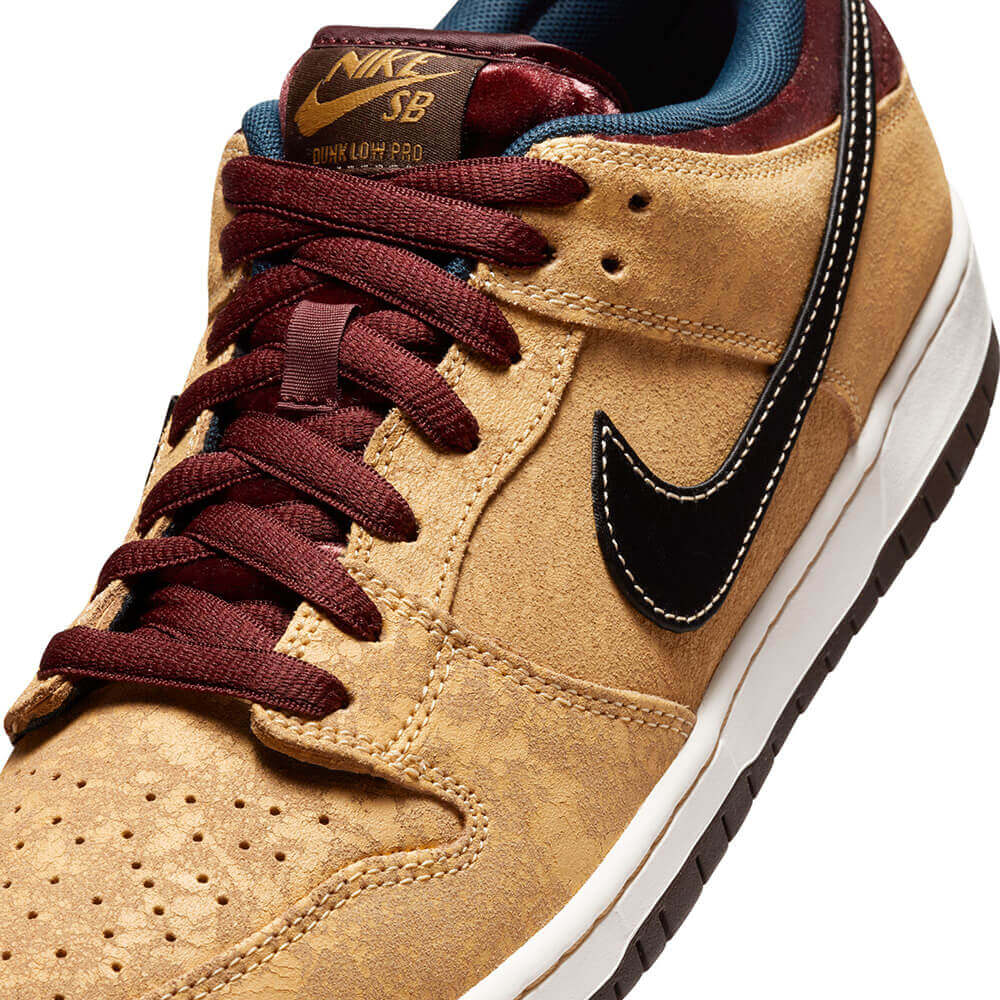 NIKE SB - Dunk Low “City Of Cinema”